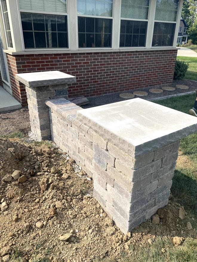 Block retaining wall