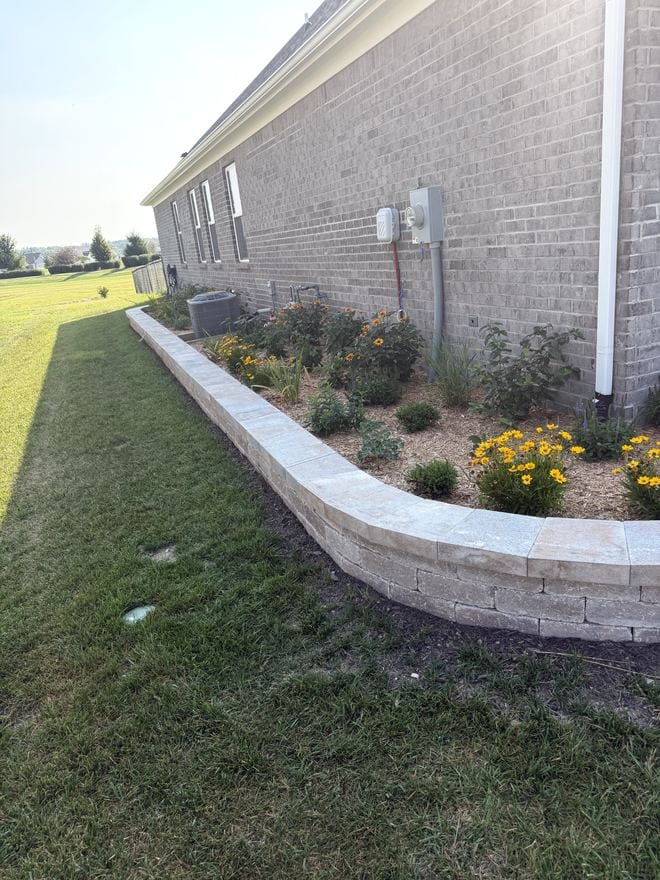 Block retaining wall