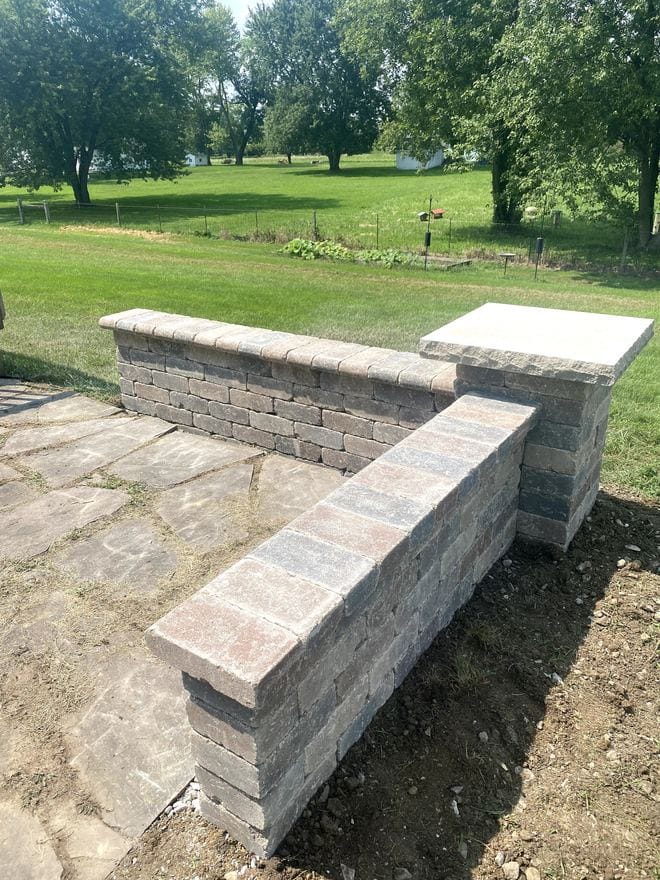 Block retaining wall