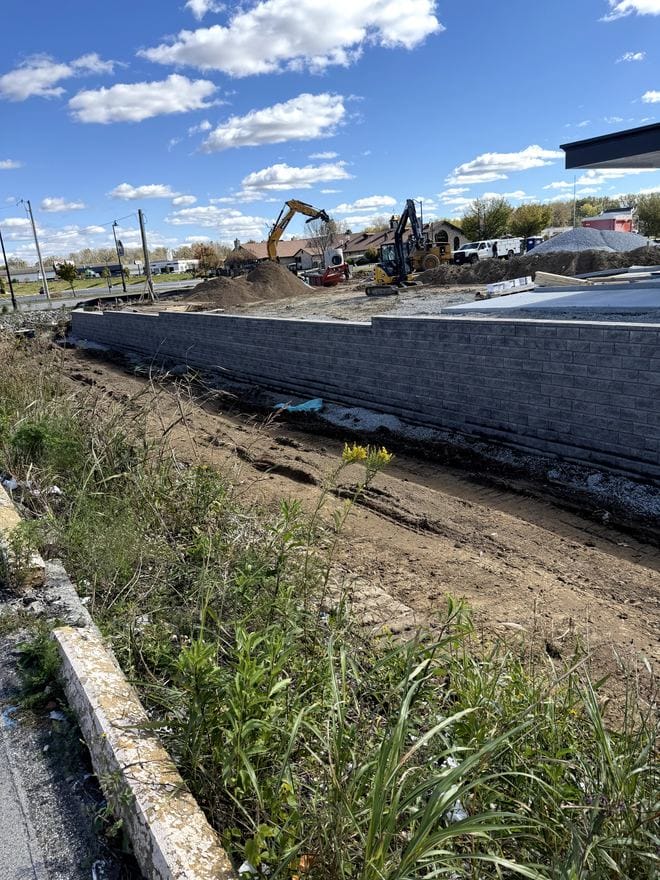 Block retaining wall